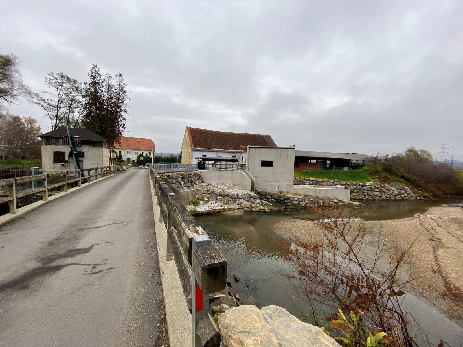 KW Gliederwehr an der Wehranlage